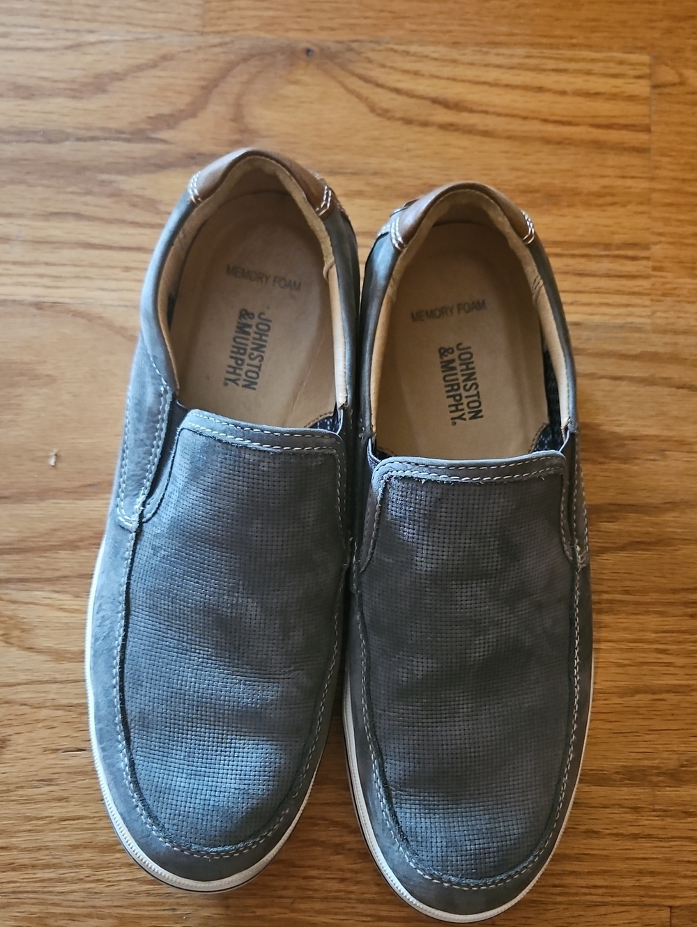 Johnston & Murphy Men's Gray Slip-On Loafers